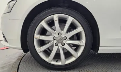 Audi A4 2015, 83255 км, за 4485.47 USD