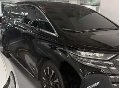 Toyota Alphard 2024, 8800 км, за 65081.47 USD