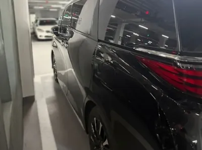 Toyota Alphard 2024, 8800 км, за 65081.47 USD