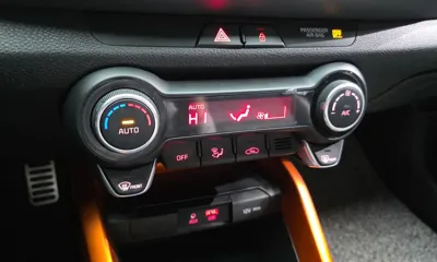 Kia Stonic 2019, 18242 км, за 9580.44 USD - фото 16