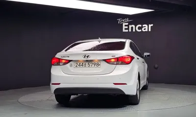 Hyundai Avante 2016, 104512 км, за 2725.74 USD