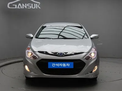 Hyundai Sonata 2012, 98289 км, за 2822.63 USD