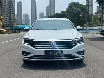 Volkswagen Sagitar 2020, 60000 км, за 6884.41 USD
