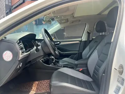 Volkswagen Sagitar 2020, 60000 км, за 6884.41 USD