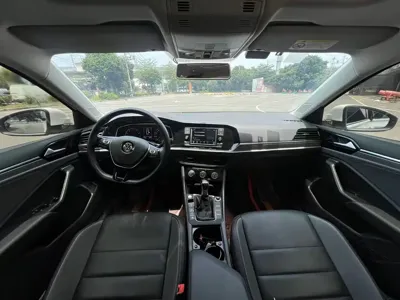 Volkswagen Sagitar 2020, 60000 км, за 6884.41 USD