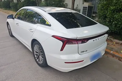 Bestune B70 2023, 32900 км, за 10139 USD