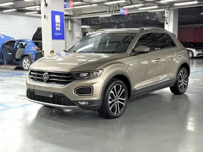 Volkswagen T-Roc · 2022 год