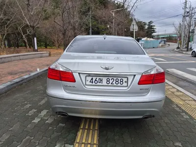 Hyundai Genesis 2010, 144811 км, за 2974.62 USD
