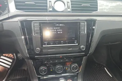 Volkswagen Passat 2017, 136200 км, за 9881 USD - фото 12