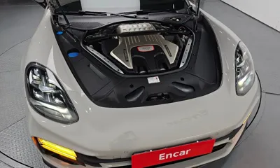 Porsche Panamera 2023, 19254 км, за 100931.13 USD - фото 6