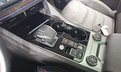 Volkswagen Touareg 2023, 48694 км, за 49536.38 USD - фото 9