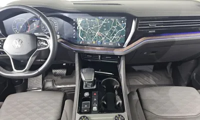 Volkswagen Touareg 2023, 48694 км, за 49536.38 USD - фото 14