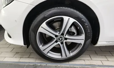 Mercedes-Benz E-Class 2019, 130871 км, за 12295.36 USD