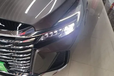 Buick GL8 2023, 33200 км, за 21056 USD - фото 8