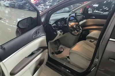 Buick GL8 2023, 33200 км, за 21056 USD - фото 22