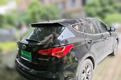 Hyundai Santa Fe 2013, 121100 км, за 5678 USD