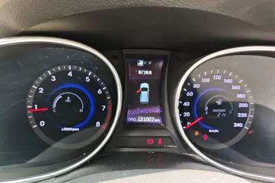 Hyundai Santa Fe 2013, 121100 км, за 5678 USD - фото 8