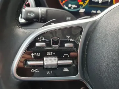 Mercedes-Benz GLC-Class 2021, 62621 км, за 27952.93 USD - фото 18