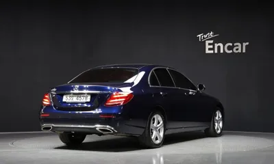 Mercedes-Benz E-Class 2017, 35140 км, за 12913.9 USD
