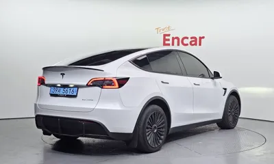 Tesla Model Y 2021, 99951 км, за 25981.63 USD