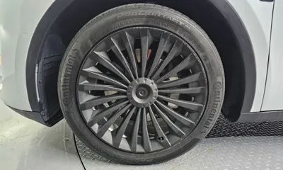 Tesla Model Y 2021, 99951 км, за 25981.63 USD