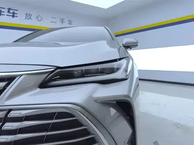 Toyota Avalon 2024, 15400 км, за 21762.38 USD