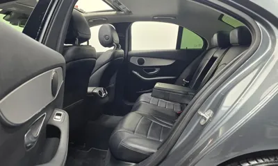 Mercedes-Benz C-Class 2017, 60166 км, за 11124.06 USD - фото 12