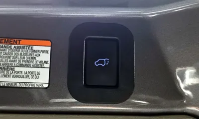 Toyota Sienna 2017, 79381 км, за 65046.9 USD - фото 36