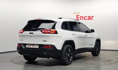 Jeep Cherokee 2018, 102821 км, за 6541.13 USD