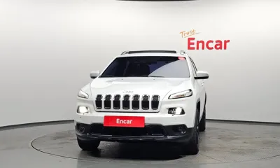 Jeep Cherokee 2018, 102821 км, за 6541.13 USD
