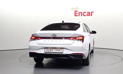 Hyundai Avante 2023, 97065 км, за 9452.54 USD