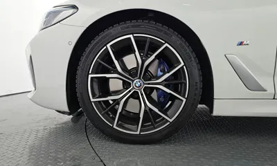 BMW 5-Series 2023, 35365 км, за 29732.4 USD