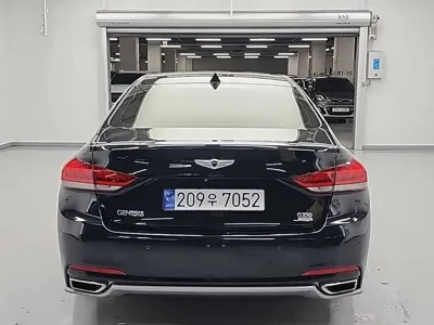 Hyundai Genesis 2015, 242495 км, за 4813.95 USD