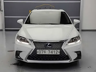 Lexus CT200h 2018, 131484 км, за 10097.73 USD
