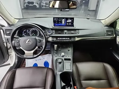 Lexus CT200h 2018, 131484 км, за 10097.73 USD - фото 7