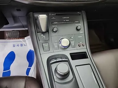 Lexus CT200h 2018, 131484 км, за 10097.73 USD - фото 8