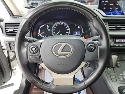 Lexus CT200h 2018, 131484 км, за 10097.73 USD - фото 9