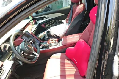 Hongqi H5 2025, 6000 км, за 16856 USD - фото 14
