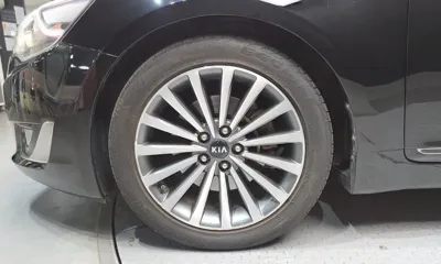 Kia K7 2015, 147162 км, за 4420.46 USD
