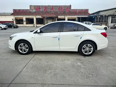 Chevrolet Cruze 2016, 110000 км, за 3207.71 USD