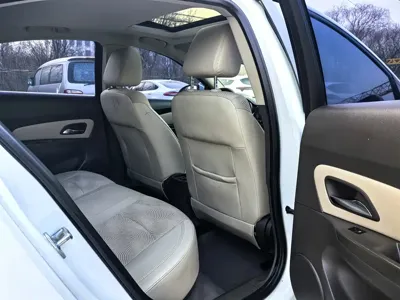 Chevrolet Cruze 2016, 110000 км, за 3207.71 USD - фото 11