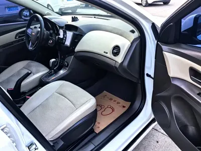 Chevrolet Cruze 2016, 110000 км, за 3207.71 USD - фото 12