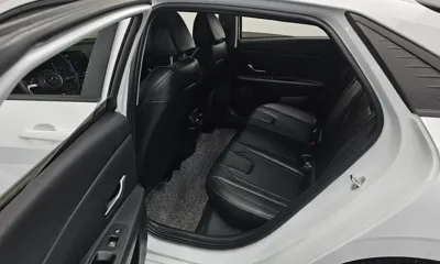 Hyundai Avante 2023, 23525 км, за 12559.5 USD - фото 12