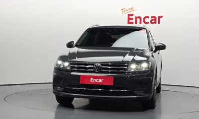 Volkswagen Tiguan 2018, 70445 км, за 11324.67 USD