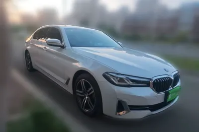 BMW 5 Series 2022, 39300 км, за 37574 USD