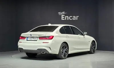 BMW 3-Series 2022, 77183 км, за 18102.49 USD