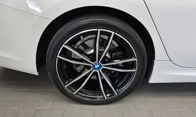BMW 3-Series 2022, 77183 км, за 18102.49 USD