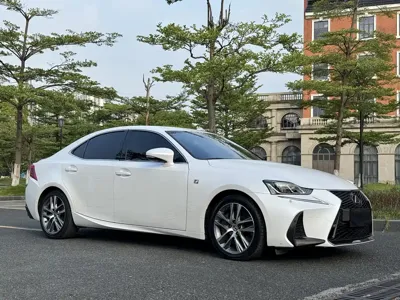 Lexus IS 2018, 90000 км, за 17480.53 USD