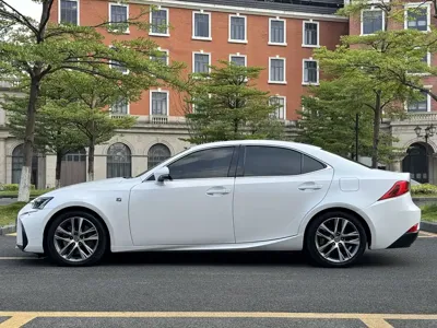 Lexus IS 2018, 90000 км, за 17480.53 USD - фото 8