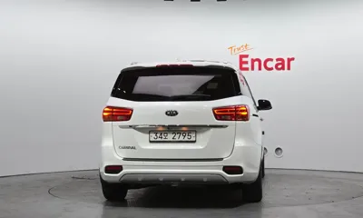 Kia Canival 2019, 171070 км, за 9250.08 USD